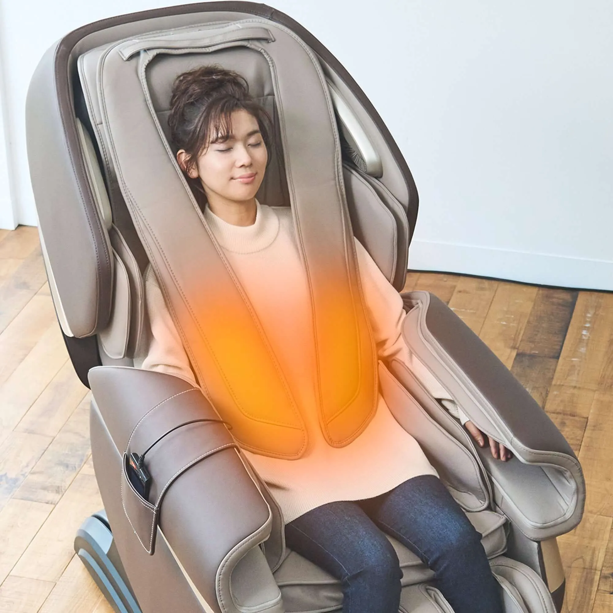 FUJIIRYOKI: Calm Plus Flex Frame SL Track Massage Chair (MR6000)