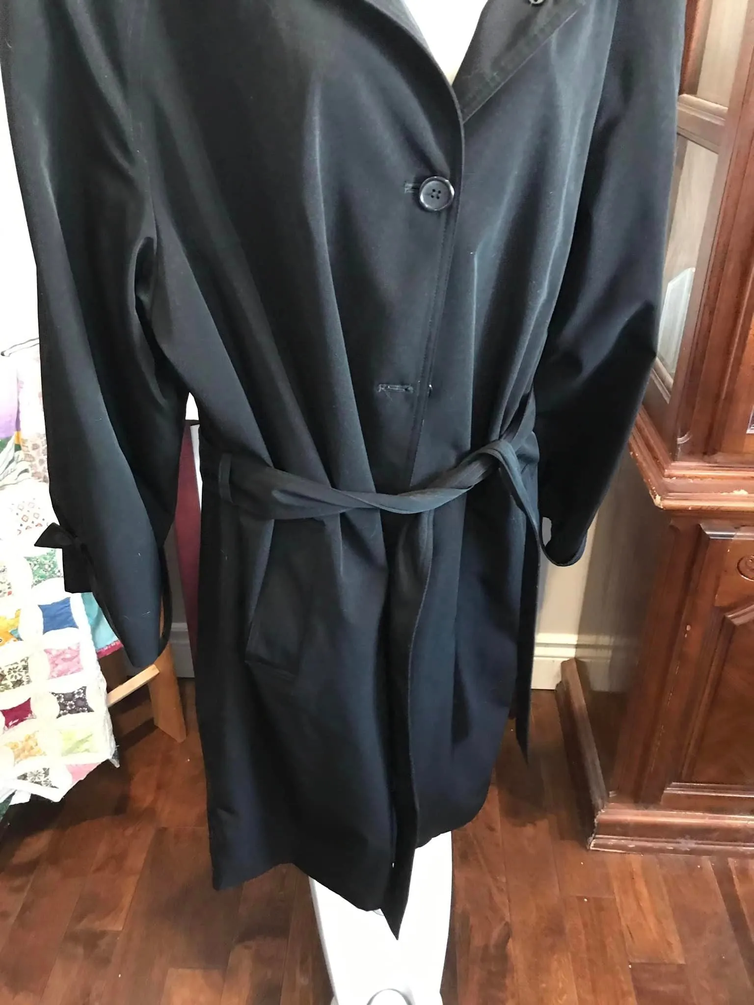 Liz Claiborne Belted Trench Coat - Excellent used condition - rarely worn