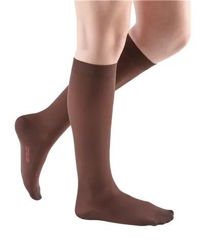 Medi Comfort 15-20mmHg Closed Toe Calf Length - Petite