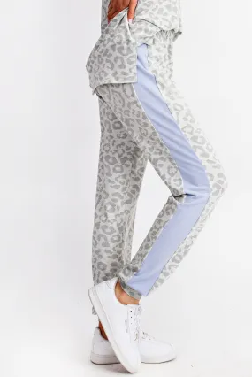 SIDE CONTRAST DETAIL LEOPARD LOUNGING JOGGER - GREY/BLUE