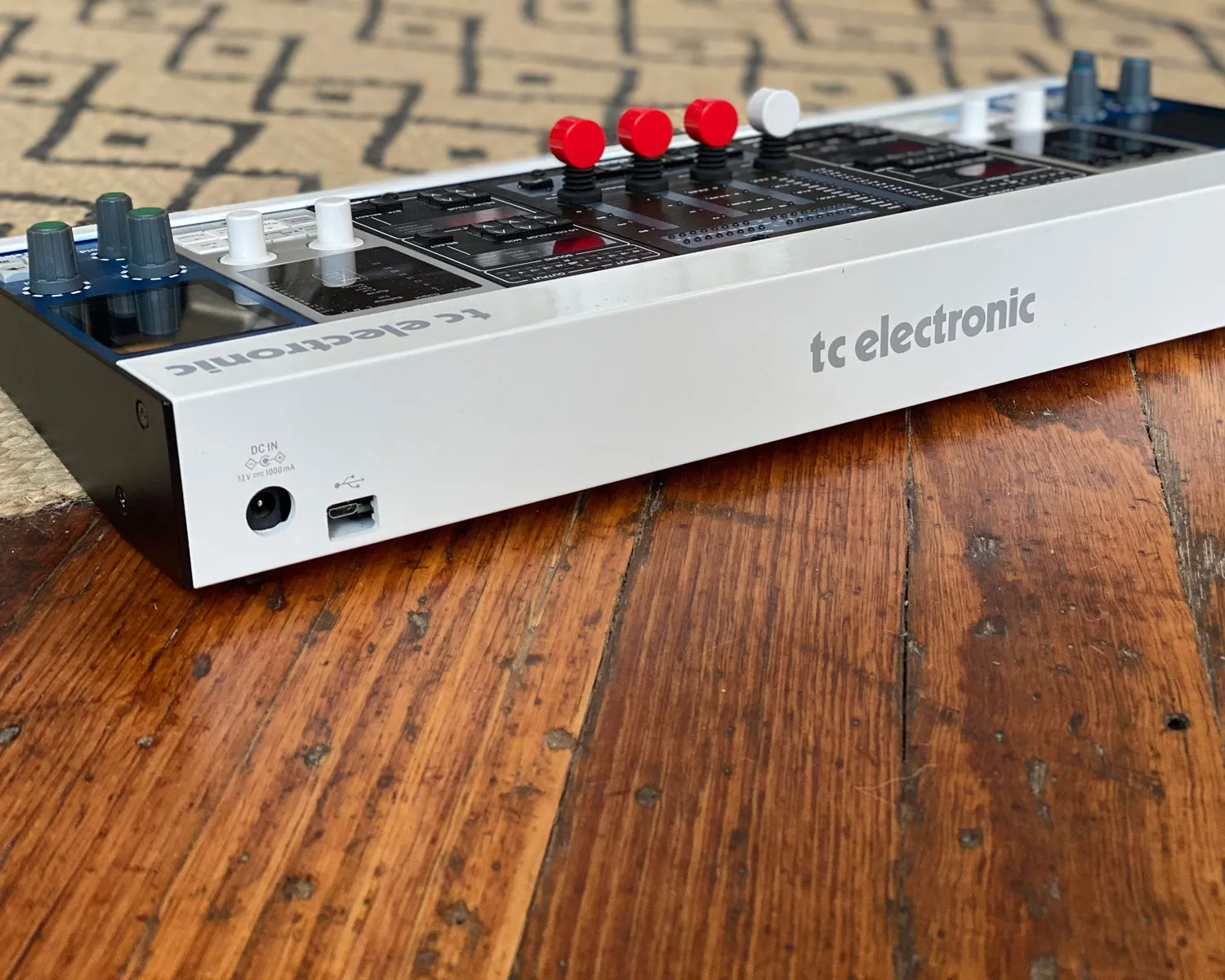 TC Electronic Icon Dock w/ Modules (Bundle)